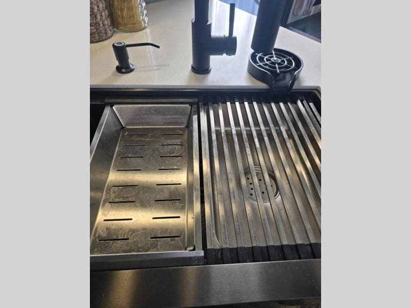 2024 Forest River 2024 Forest River Cherokee Grey Wolf Black Label - thumbnail 20