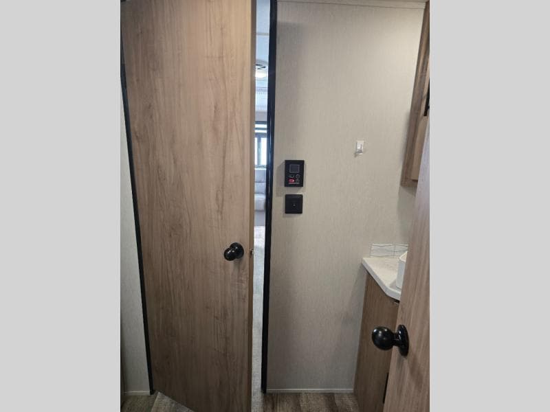 2024 Forest River 2024 Forest River Cherokee Grey Wolf Black Label - thumbnail 34