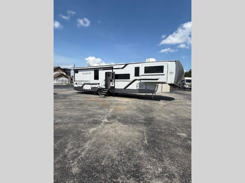 2026 Forest River Wildwood Heritage Glen Elite Series 36FL