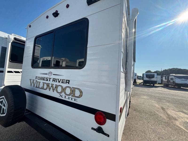 2026 Forest River 2026 Forest River Wildwood X-Lite - thumbnail 3