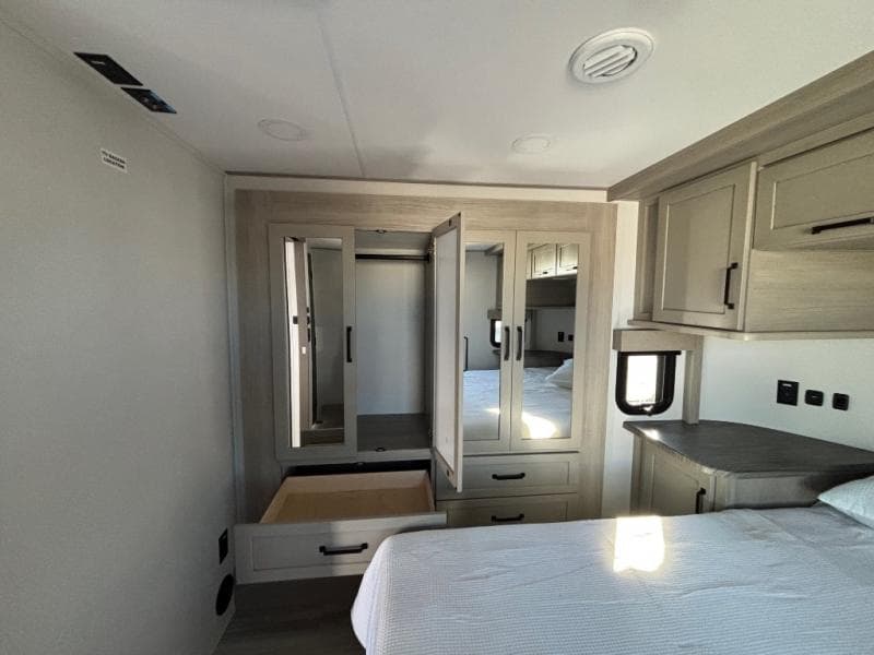 2025 Grand Design 2025 Grand Design Momentum M-Class - thumbnail 20