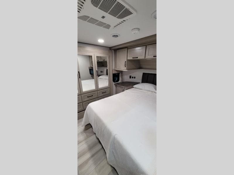 2025 Grand Design 2025 Grand Design Momentum M-Class - thumbnail 19