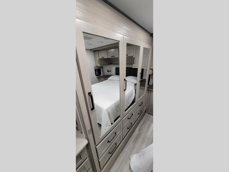 2025 Grand Design 2025 Grand Design Momentum M-Class - thumbnail 21