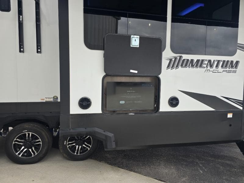 2024 Grand Design 2024 Grand Design Momentum - thumbnail 5