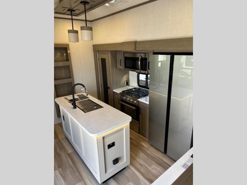 2025 Grand Design 2025 Grand Design Reflection - thumbnail 6