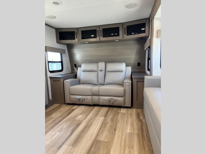 2025 Grand Design 2025 Grand Design Reflection - thumbnail 13