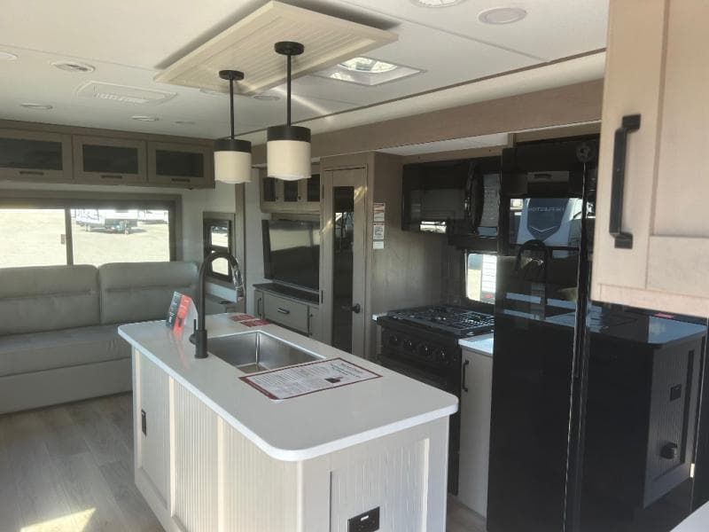 2026 Grand Design 2026 Grand Design Reflection - thumbnail 6