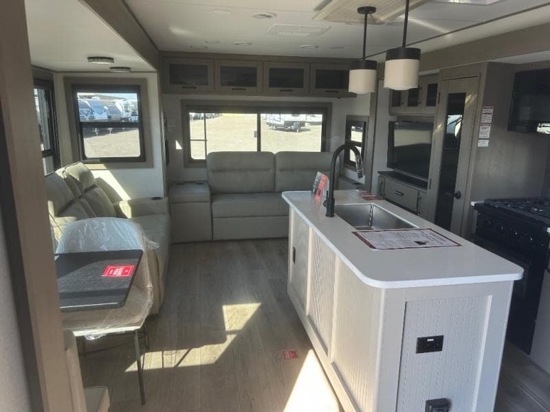 2026 Grand Design 2026 Grand Design Reflection - thumbnail 7