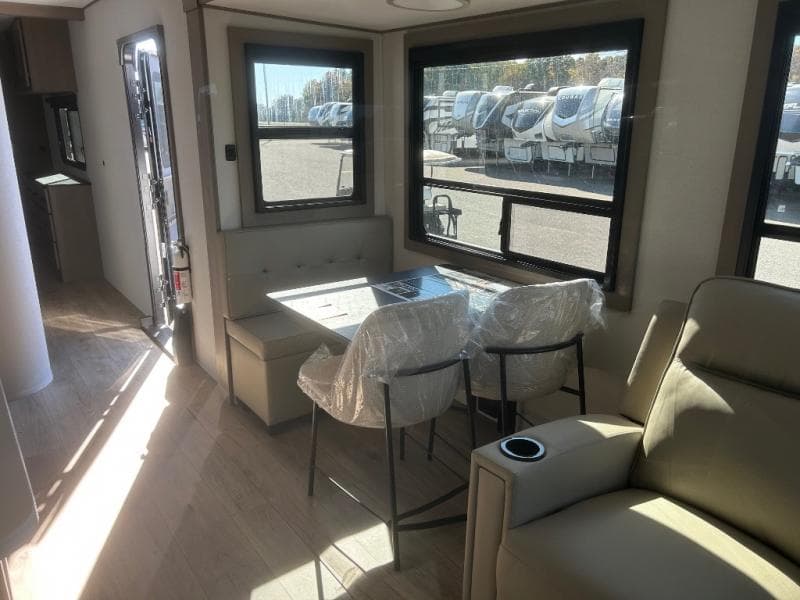 2026 Grand Design 2026 Grand Design Reflection - thumbnail 8