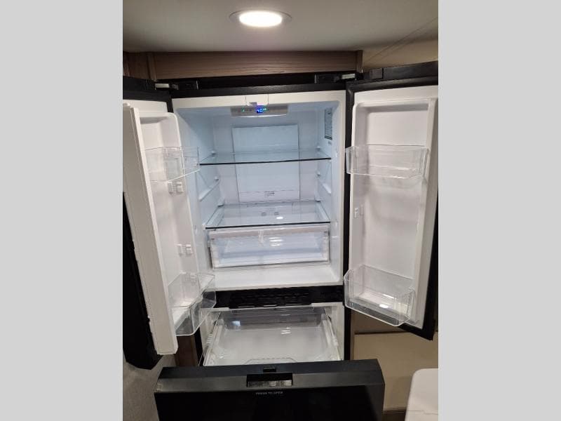 2025 Grand Design 2025 Grand Design Serenova - thumbnail 10