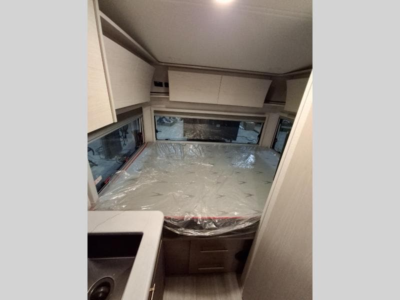 2025 Grand Design 2025 Grand Design Serenova - thumbnail 12