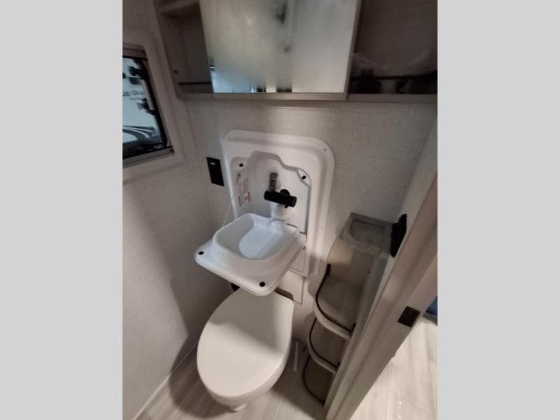 2025 Grand Design 2025 Grand Design Serenova - thumbnail 13