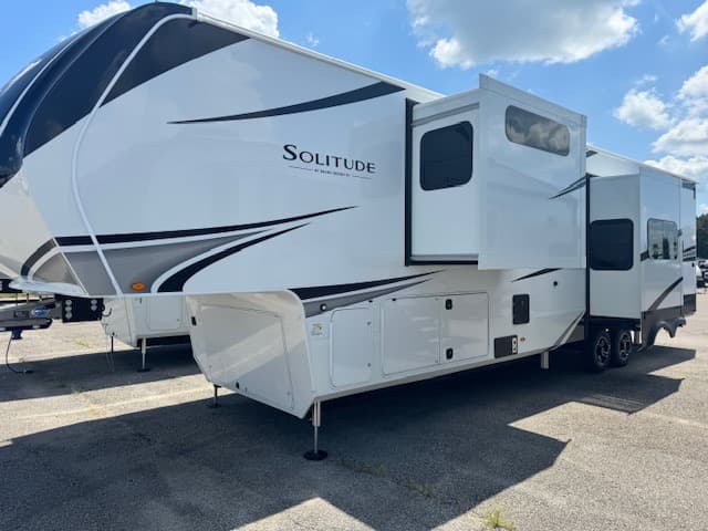 2026 Grand Design 2026 Grand Design Solitude - image 1