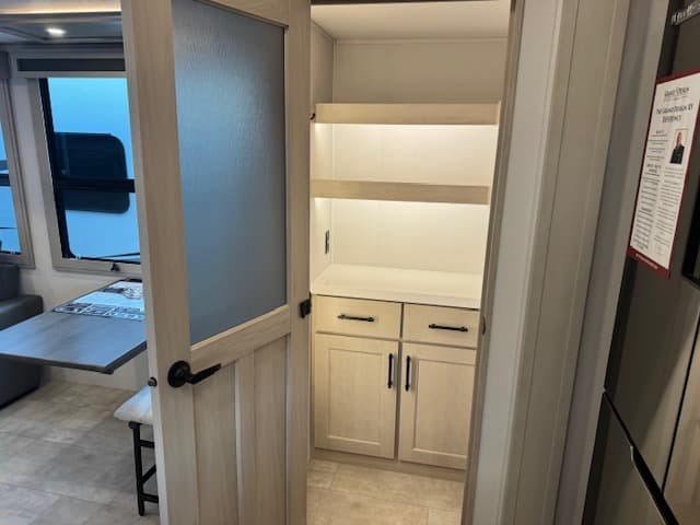 2026 Grand Design 2026 Grand Design Solitude - thumbnail 12