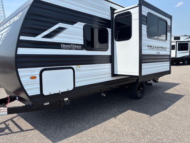 2026 Grand Design 2026 Grand Design Transcend - image 1