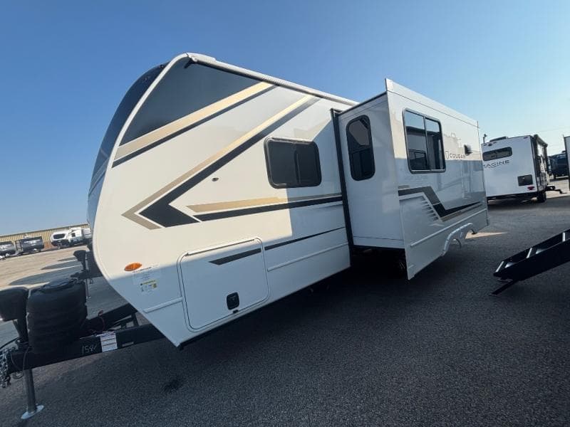 2026 Keystone RV 2026 Keystone RV Cougar Half Ton - thumbnail 3