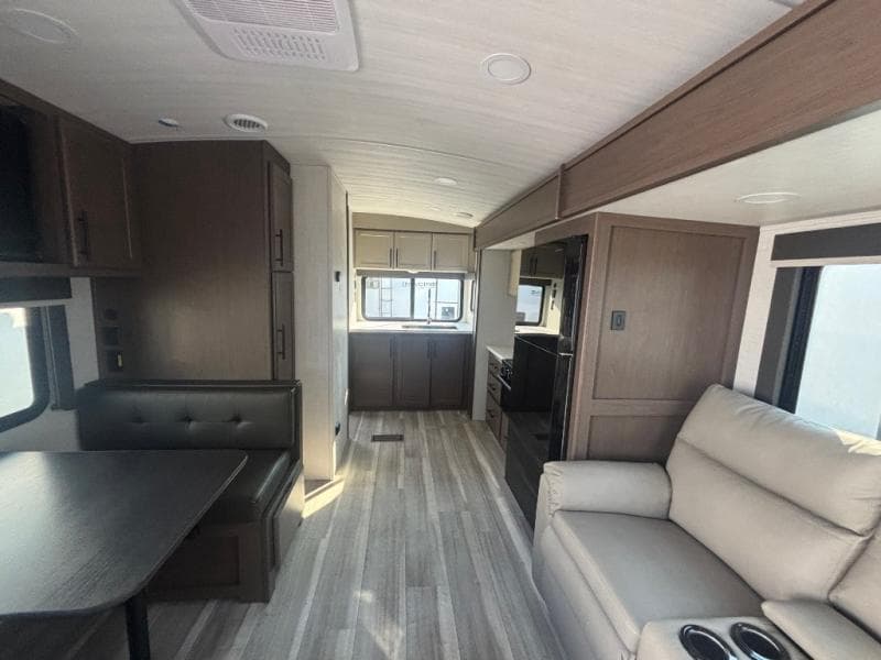 2026 Keystone RV 2026 Keystone RV Cougar Half Ton - thumbnail 16