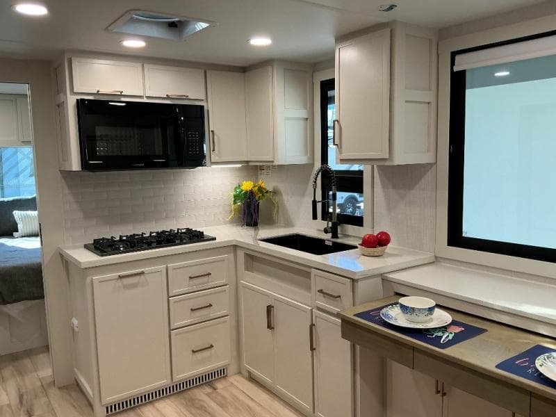 2025 Brinkley RV 2025 Brinkley RV Model IX - thumbnail 8