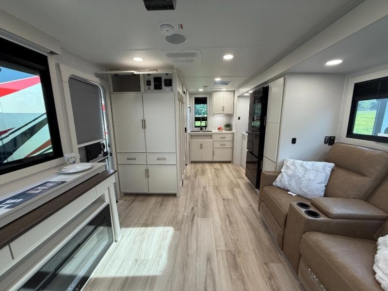 2026 Brinkley RV 2026 Brinkley RV Model IX - thumbnail 5