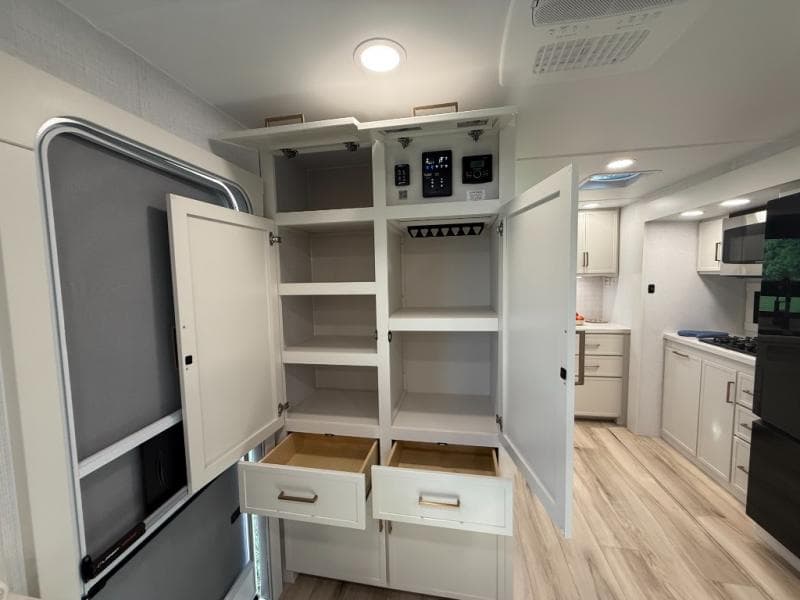 2026 Brinkley RV 2026 Brinkley RV Model IX - thumbnail 31