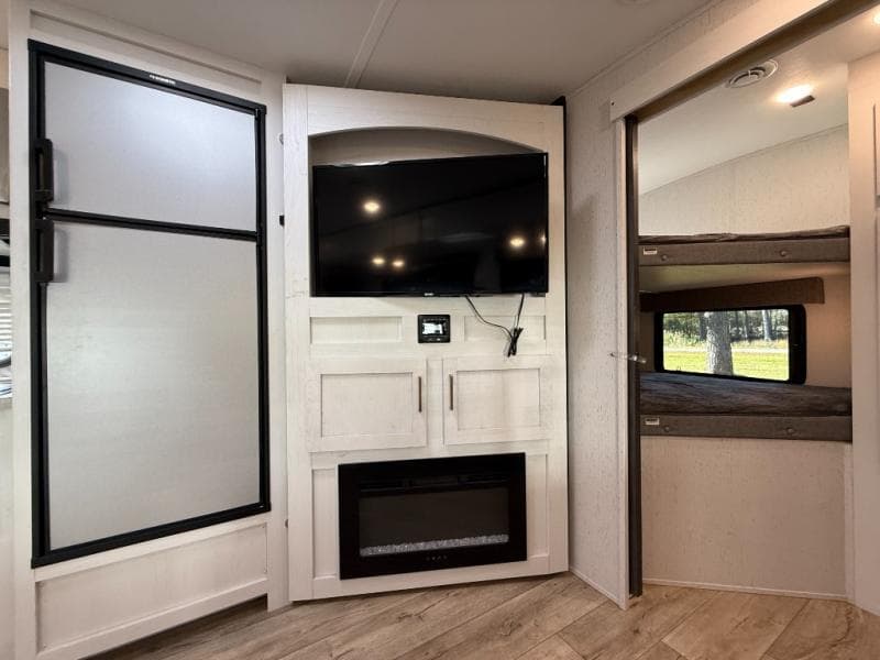 2023 Dutchmen 2023 Dutchmen Astoria - thumbnail 19