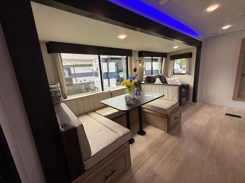 2026 Forest River 2026 Forest River Cherokee Wolf Den - thumbnail 15