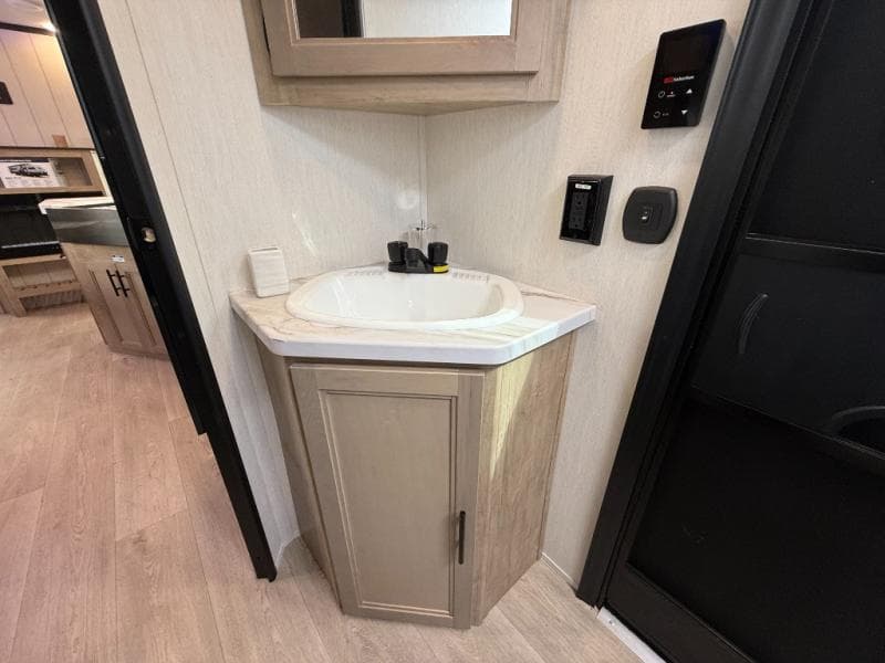 2026 Forest River RV 2026 Forest River RV Cherokee Grey Wolf - thumbnail 22