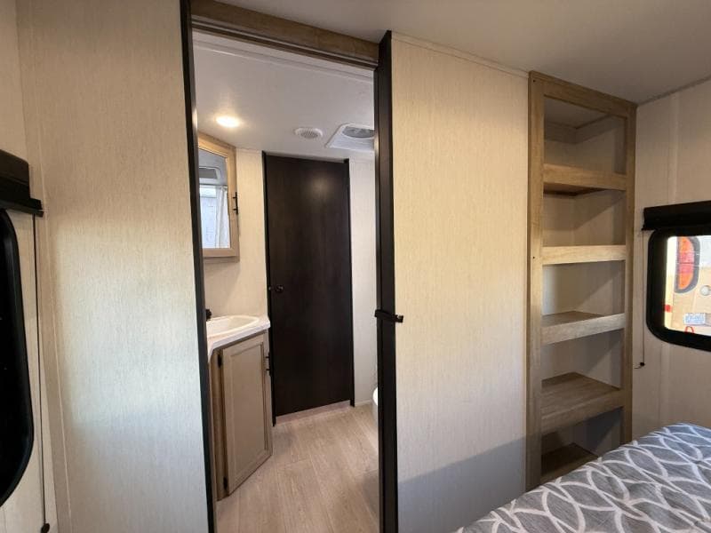 2026 Forest River 2026 Forest River Cherokee Grey Wolf - thumbnail 32