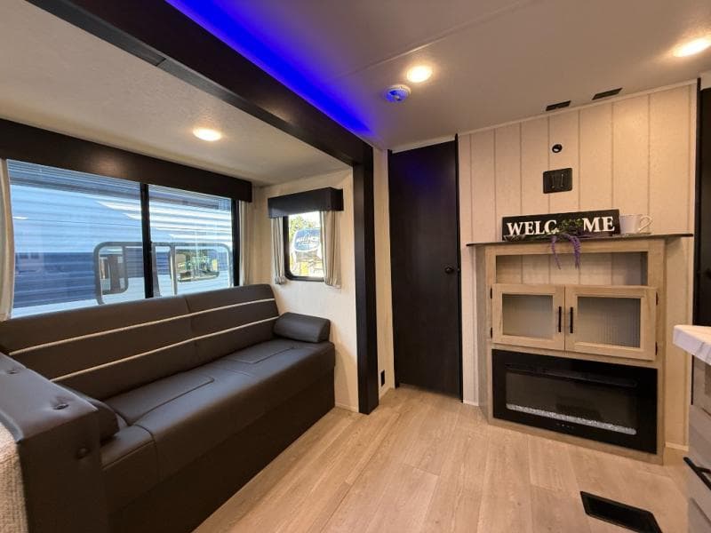 2026 Forest River 2026 Forest River Cherokee Wolf Den - thumbnail 21