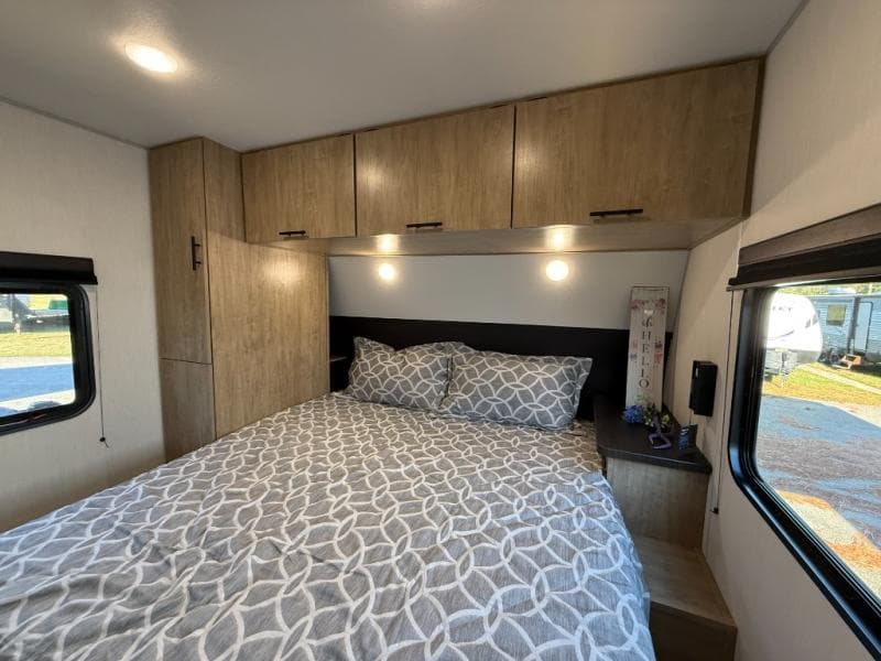 2026 Forest River RV 2026 Forest River RV Cherokee Wolf Den - thumbnail 38