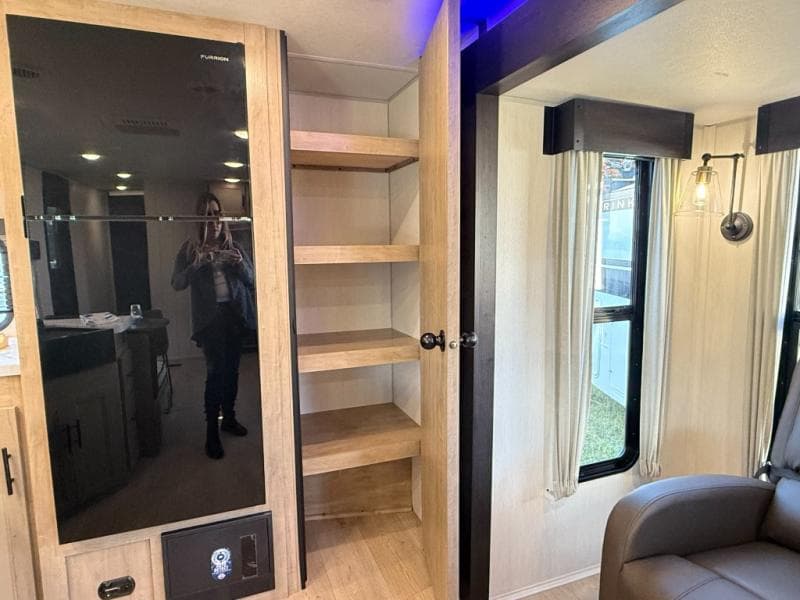 2026 Forest River 2026 Forest River Cherokee Wolf Den - thumbnail 9