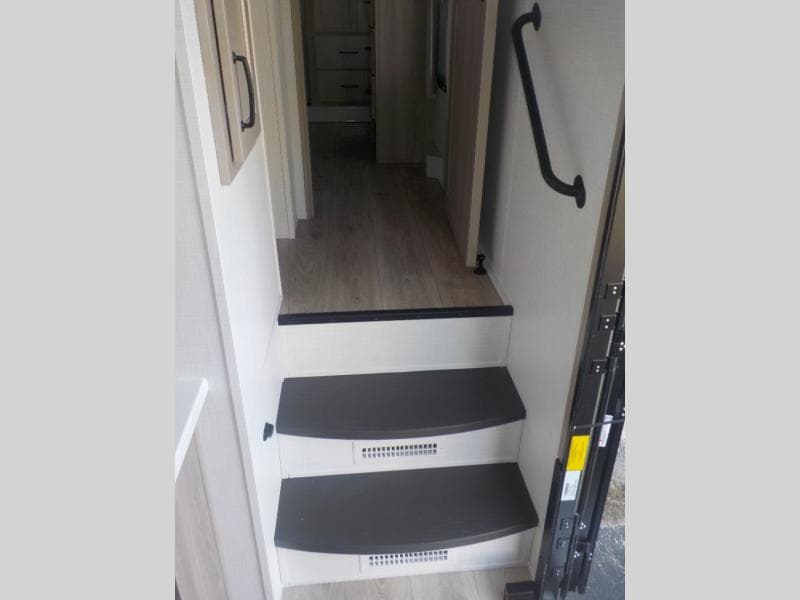 2025 Forest River 2025 Forest River Flagstaff Classic - thumbnail 13