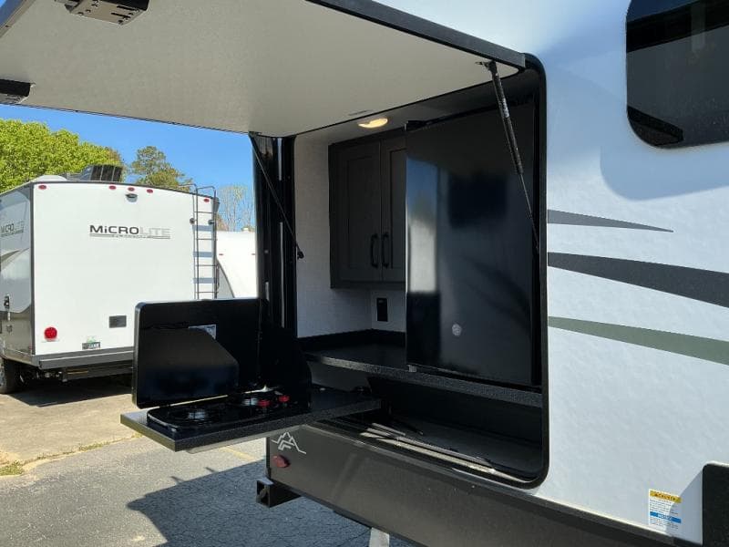 2025 Forest River 2025 Forest River Flagstaff Classic - thumbnail 5