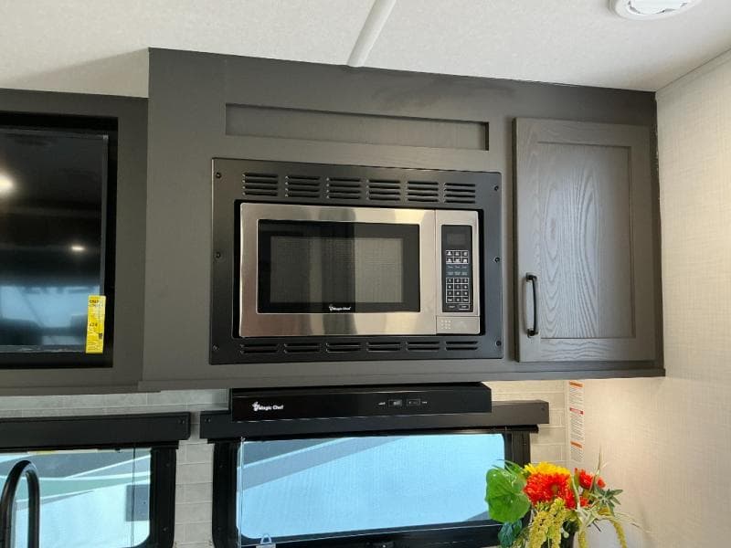 2025 Forest River 2025 Forest River Flagstaff Classic - thumbnail 11