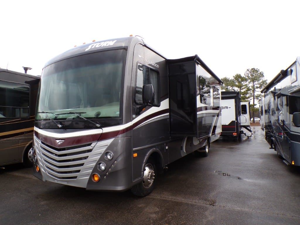 2016 Fleetwood 2016 Fleetwood Storm - thumbnail 3