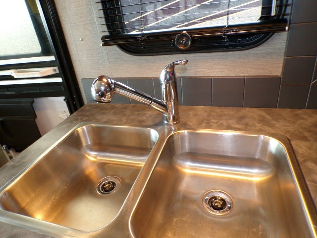 2016 Fleetwood 2016 Fleetwood Storm - thumbnail 40