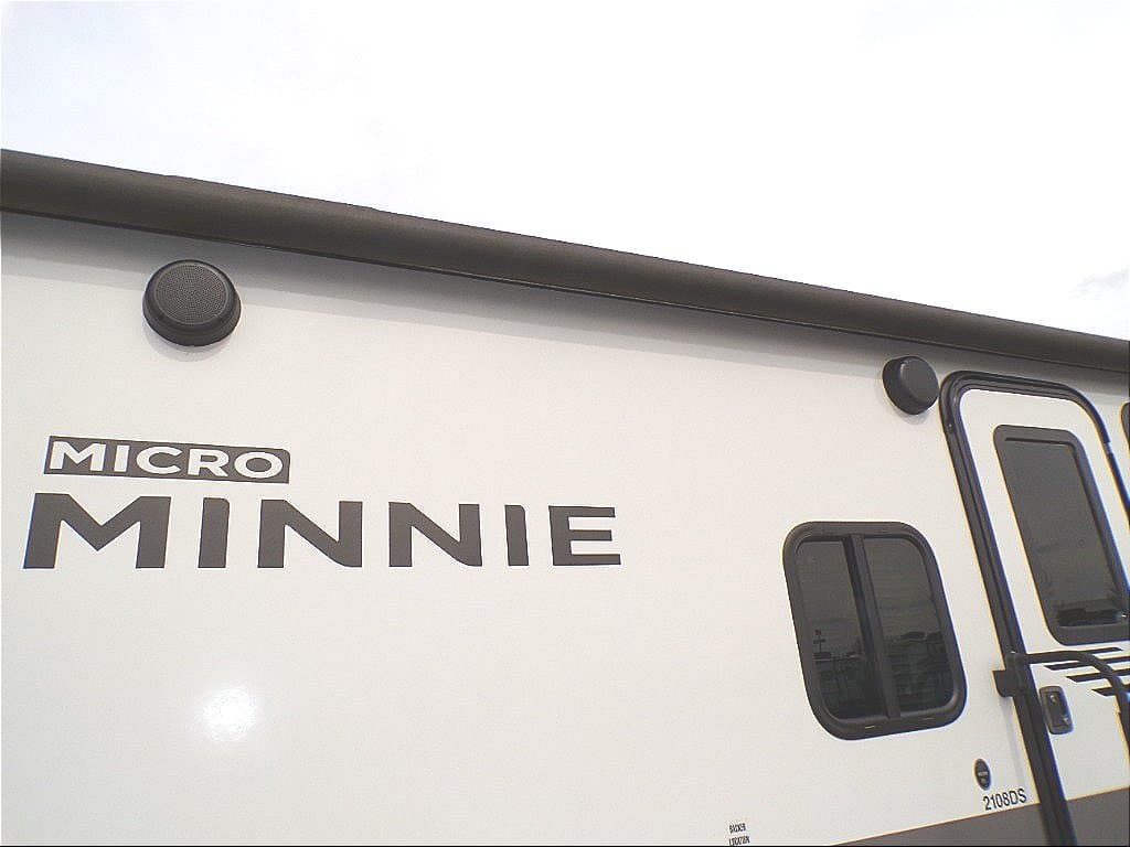 2022 Winnebago 2022 Winnebago Micro Minnie - thumbnail 8