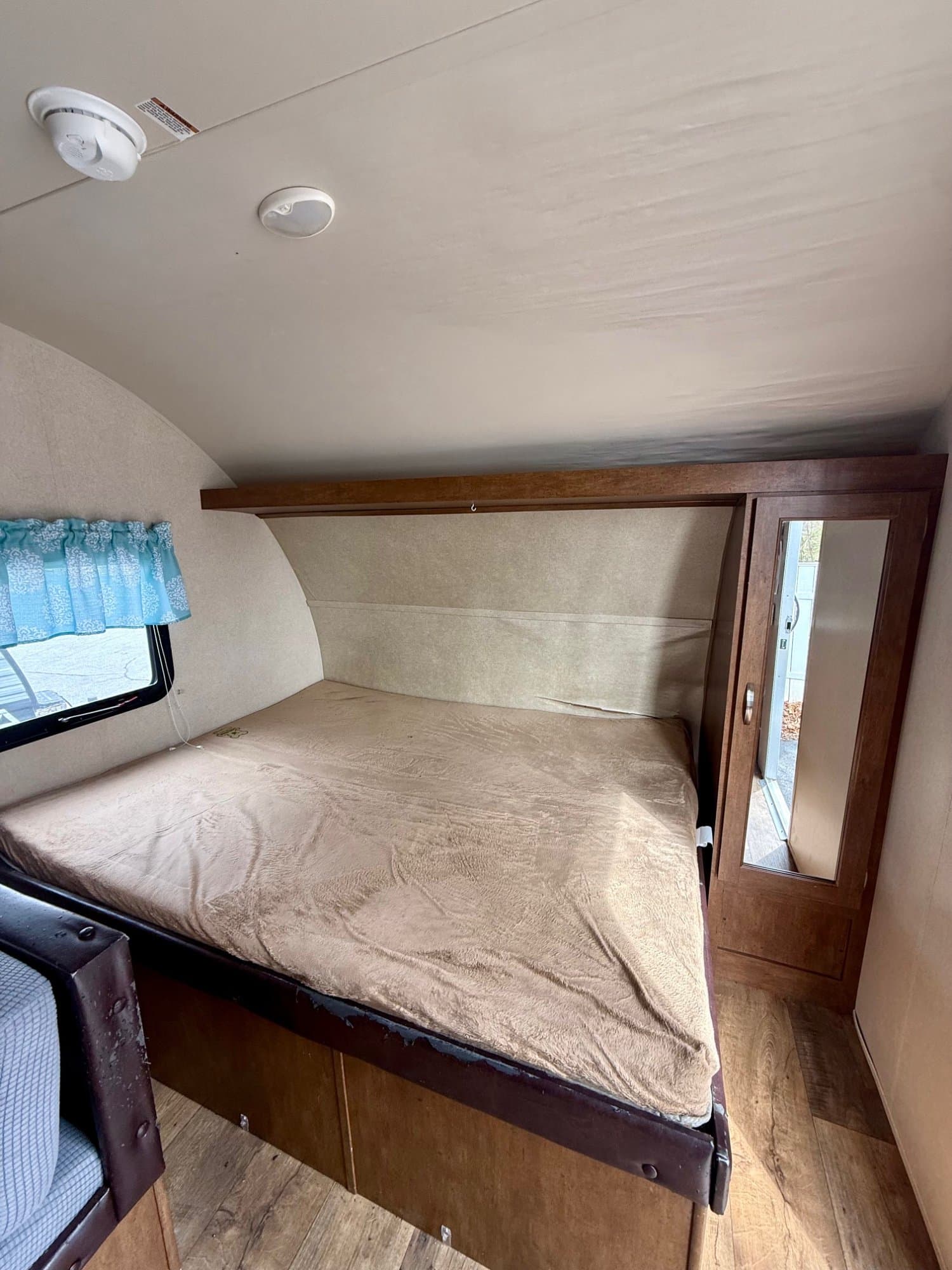 2017 Forest River 2017 Forest River Wildwood FSX - thumbnail 25