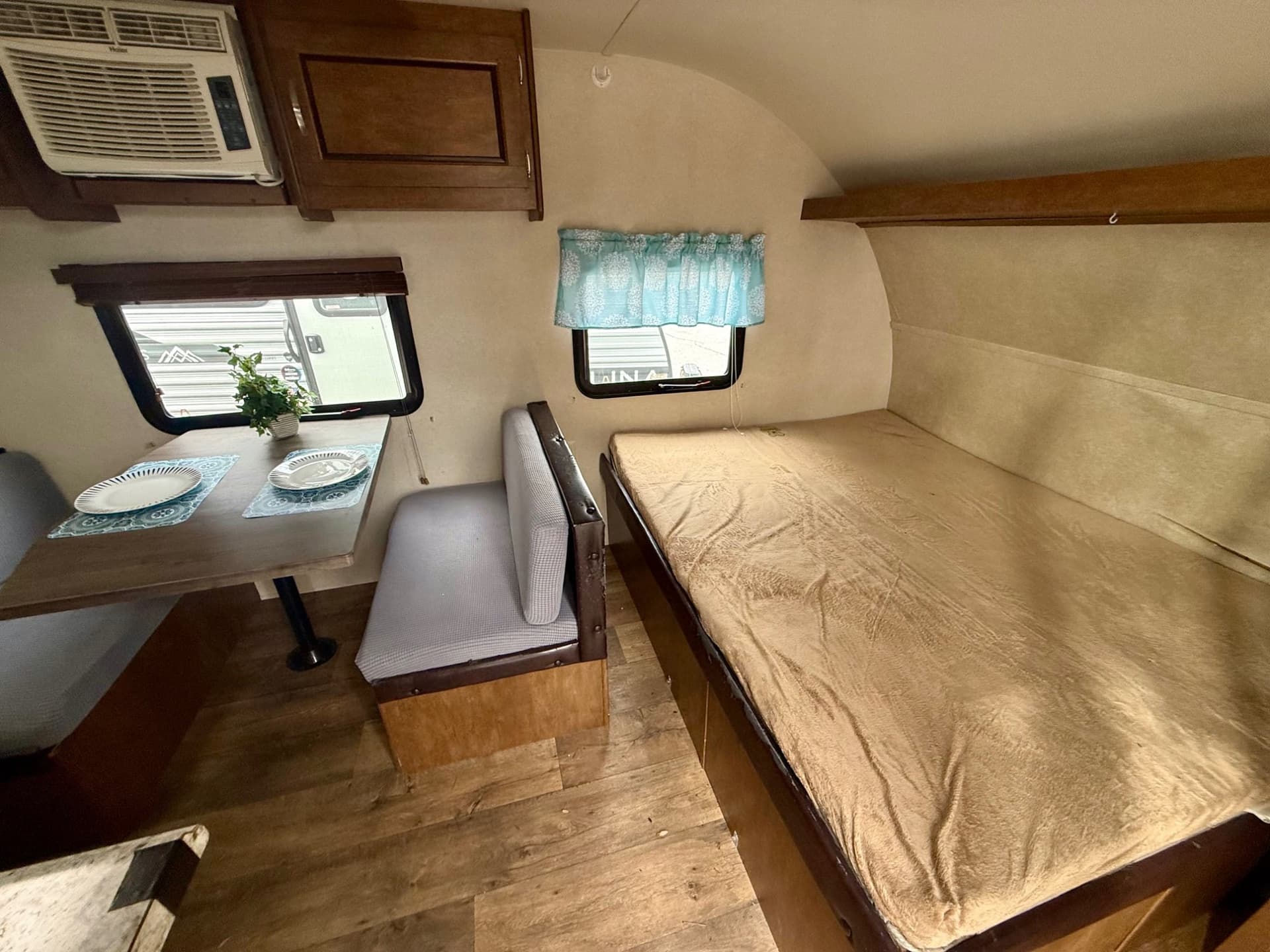 2017 Forest River 2017 Forest River Wildwood FSX - thumbnail 14