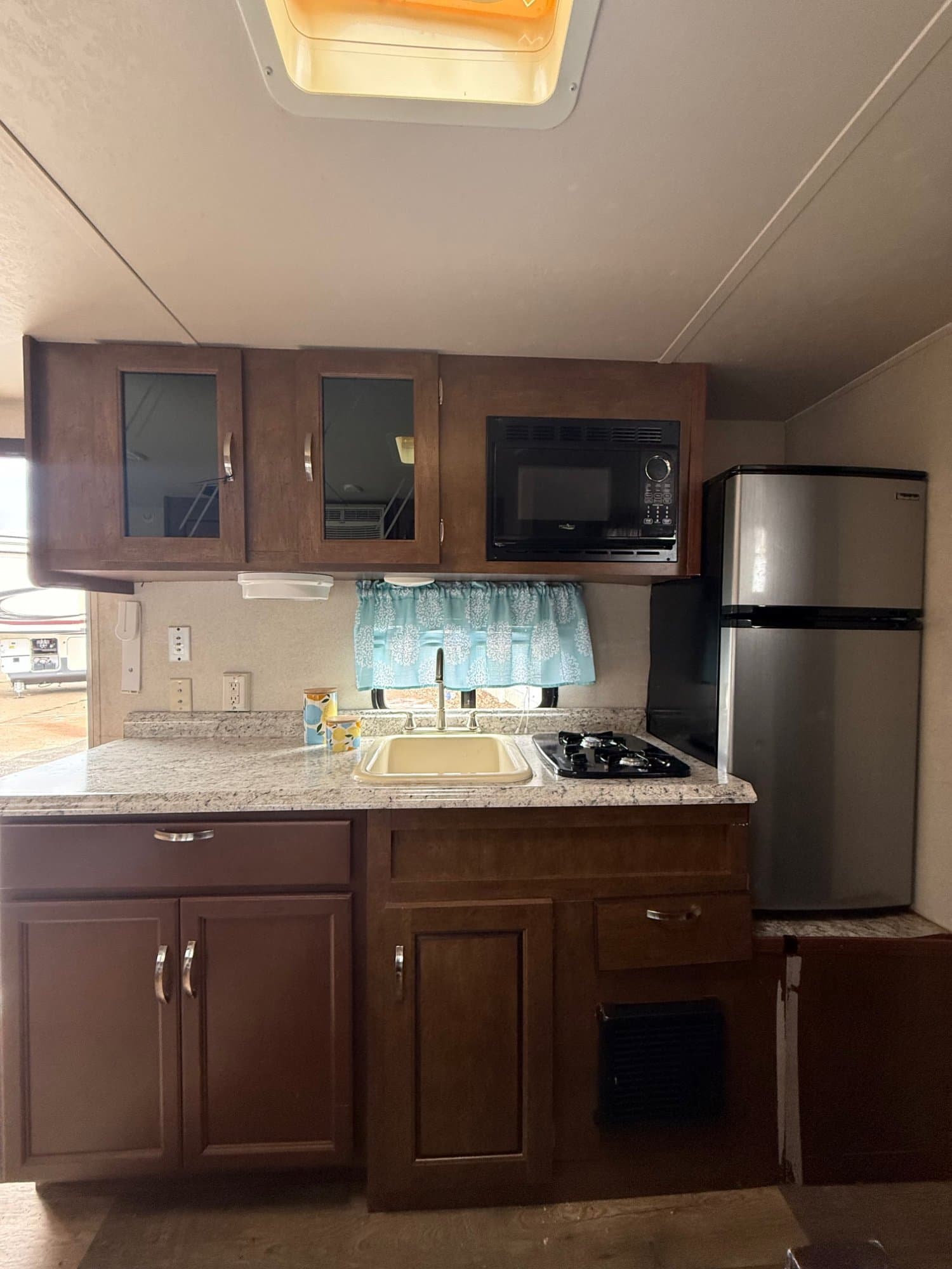 2017 Forest River 2017 Forest River Wildwood FSX - thumbnail 18