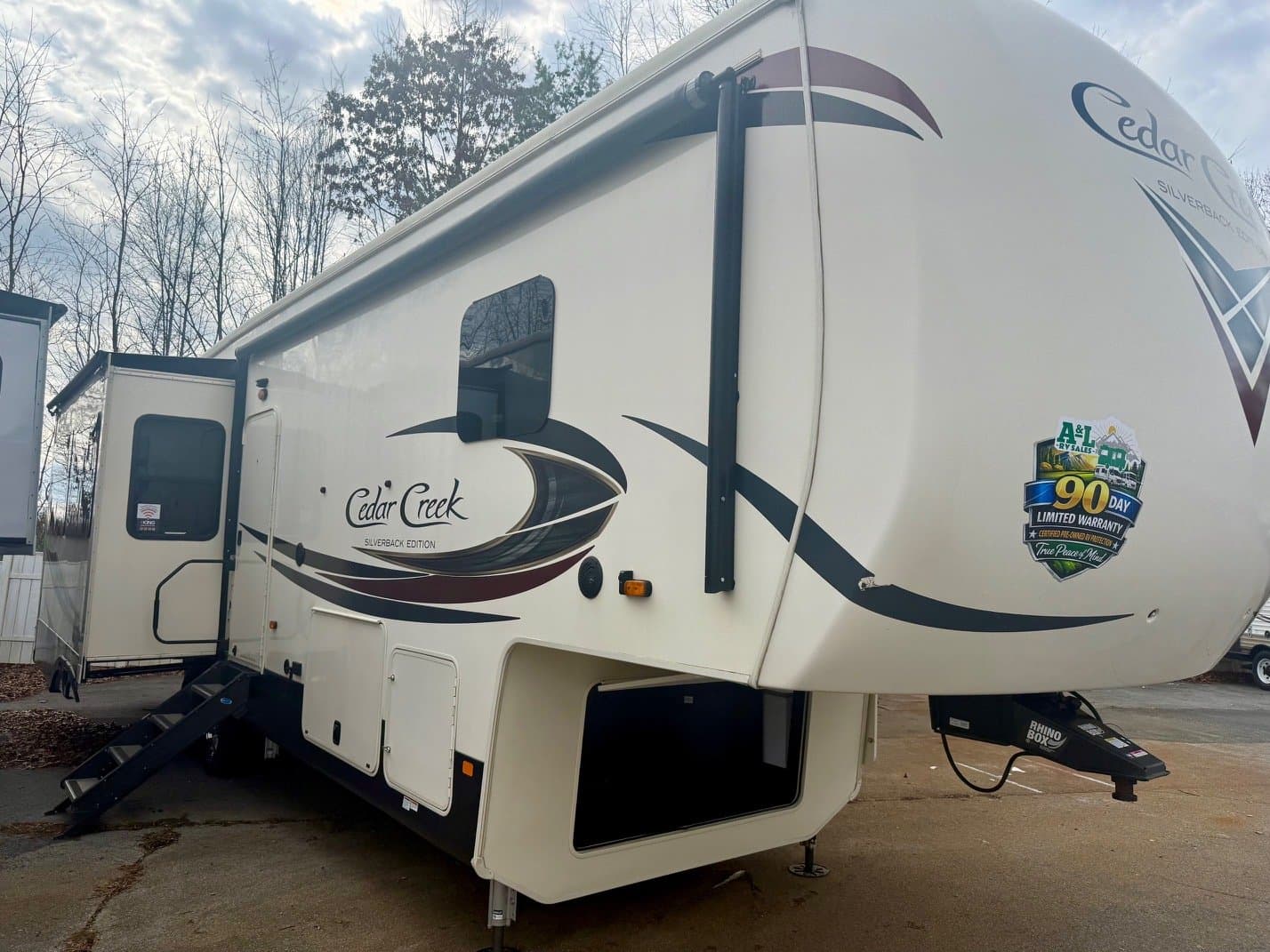 2020 Cedar Creek 2020 Cedar Creek Silverback - thumbnail 4