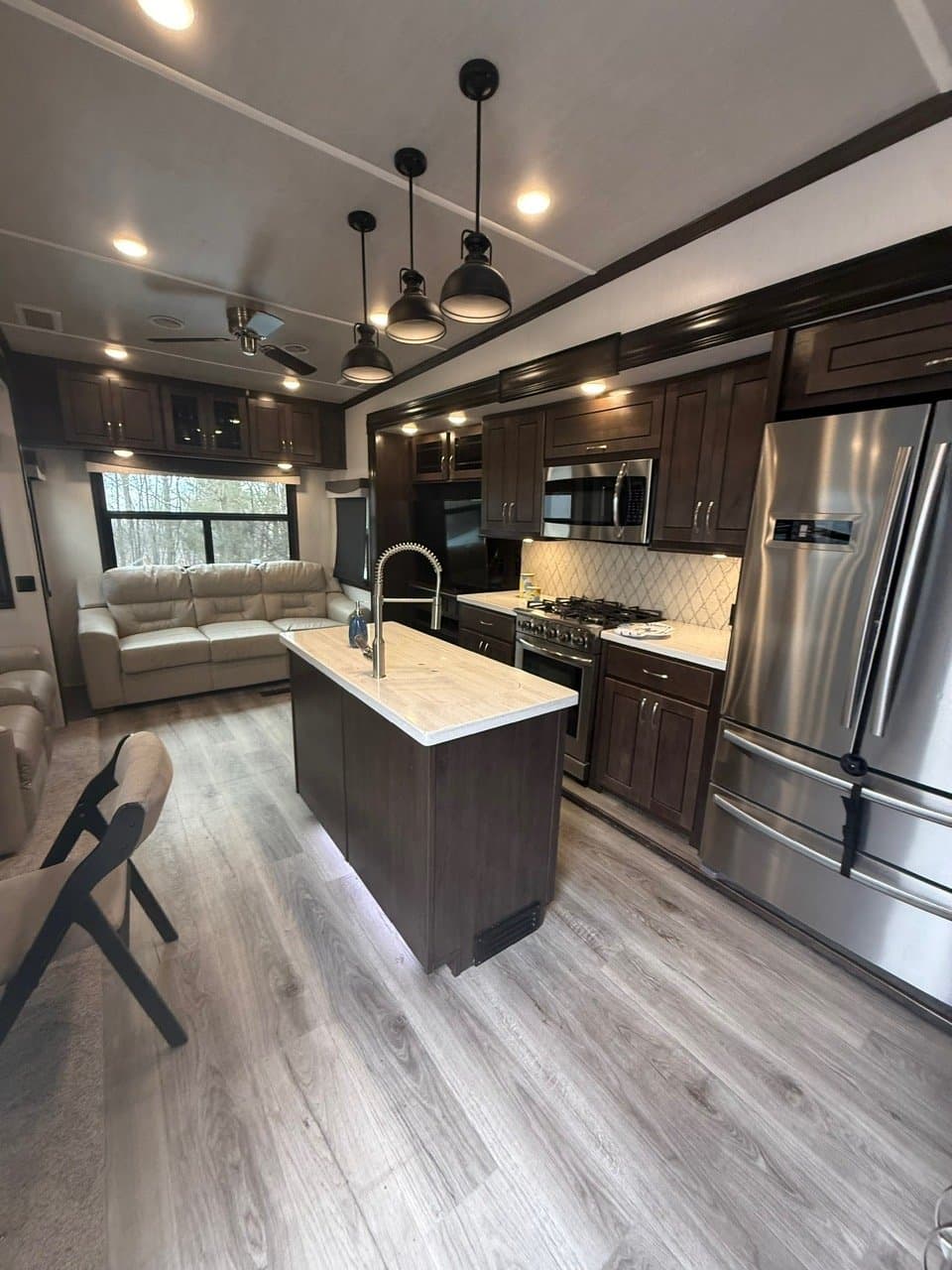 2020 Cedar Creek 2020 Cedar Creek Silverback - thumbnail 8