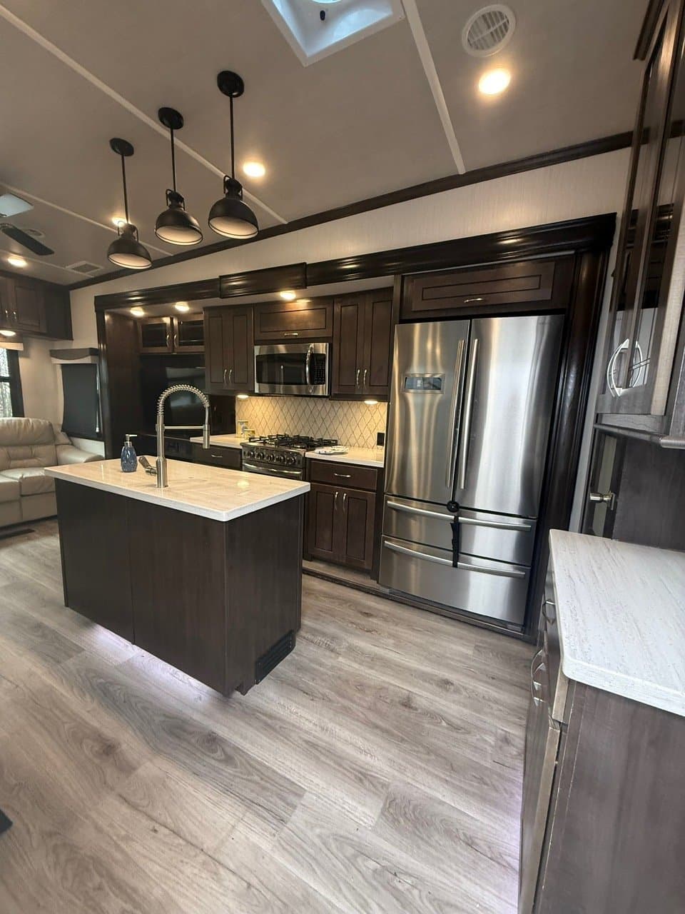 2020 Cedar Creek 2020 Cedar Creek Silverback - thumbnail 10