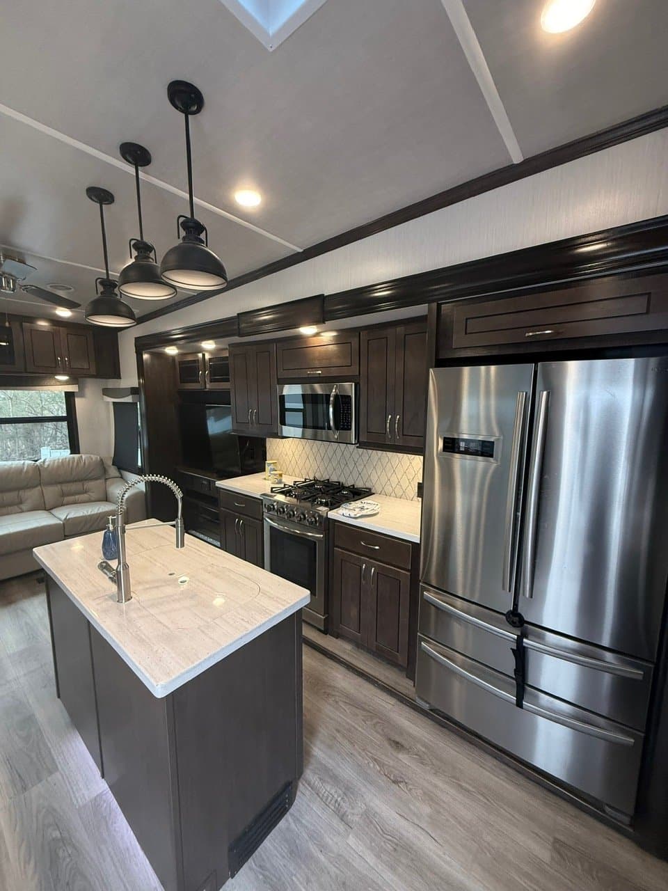 2020 Cedar Creek 2020 Cedar Creek Silverback - thumbnail 11