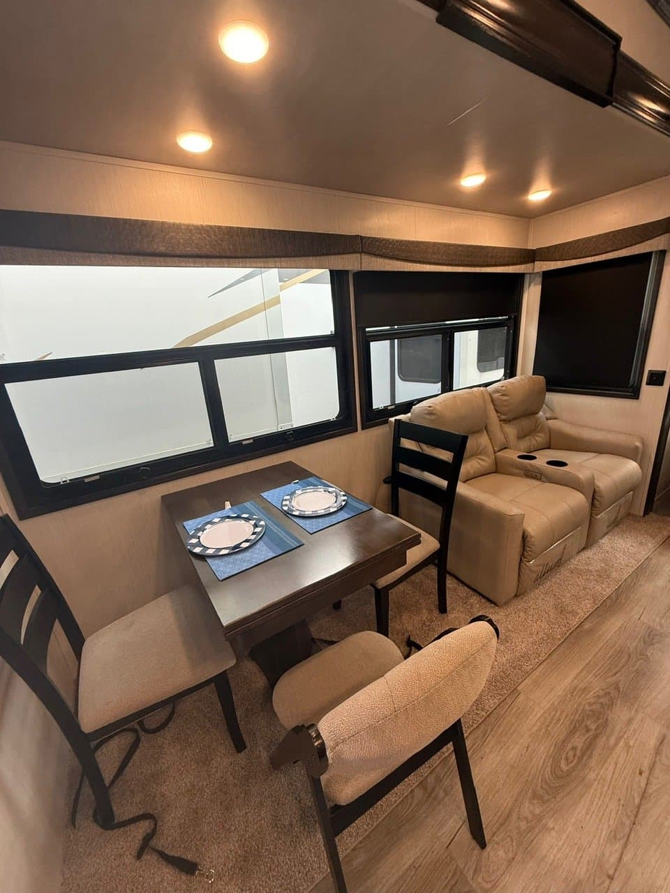 2020 Cedar Creek 2020 Cedar Creek Silverback - thumbnail 15