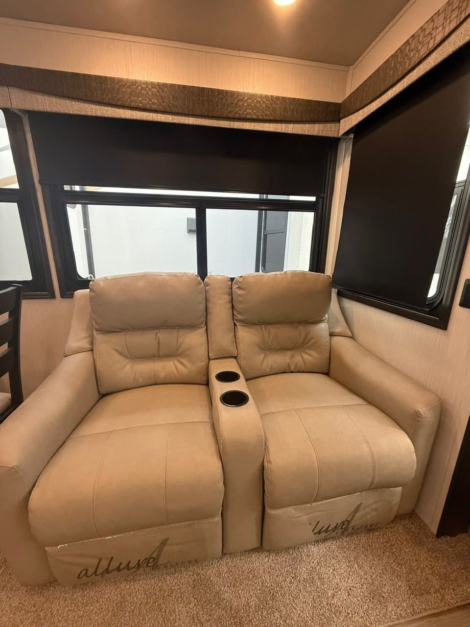 2020 Cedar Creek 2020 Cedar Creek Silverback - thumbnail 16