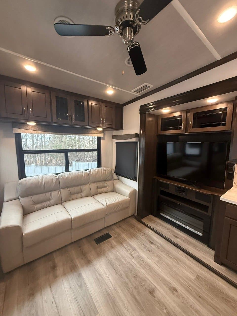 2020 Cedar Creek 2020 Cedar Creek Silverback - thumbnail 17