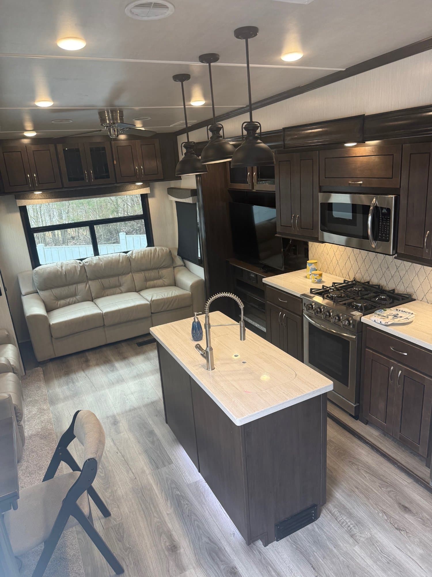 2020 Cedar Creek 2020 Cedar Creek Silverback - thumbnail 12