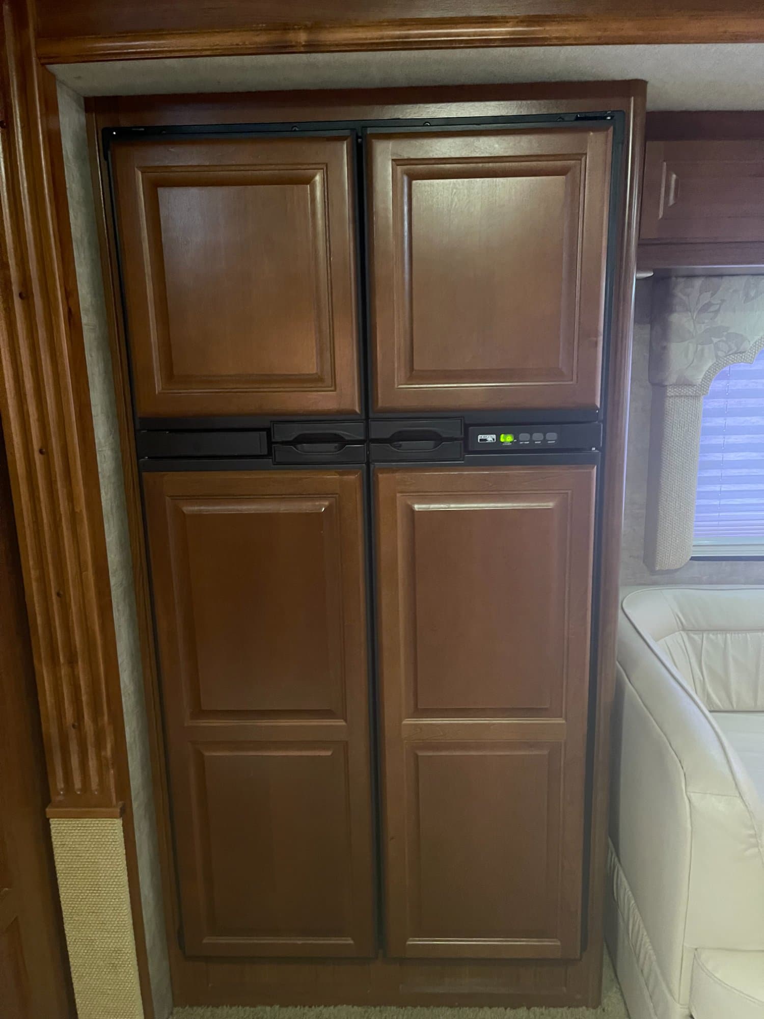 2008 Fleetwood 2008 Fleetwood Bounder - thumbnail 6