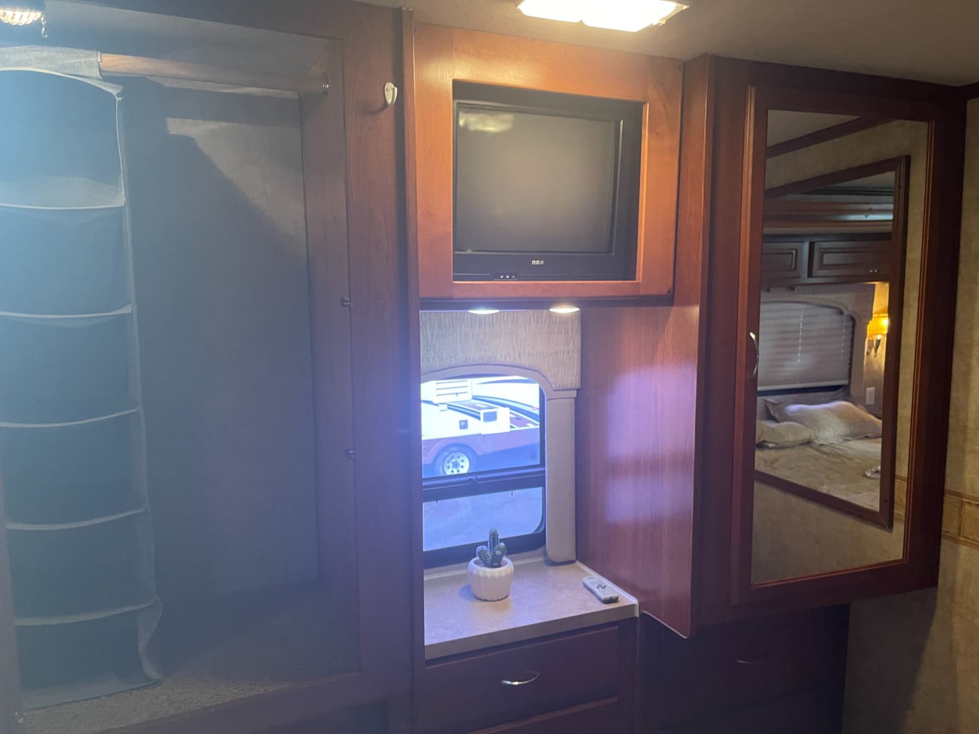 2008 Fleetwood 2008 Fleetwood Bounder - thumbnail 22